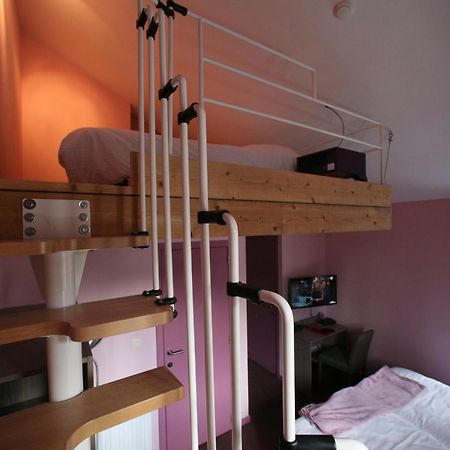 Hotel La Fete Au Palais Lustin Habitación foto